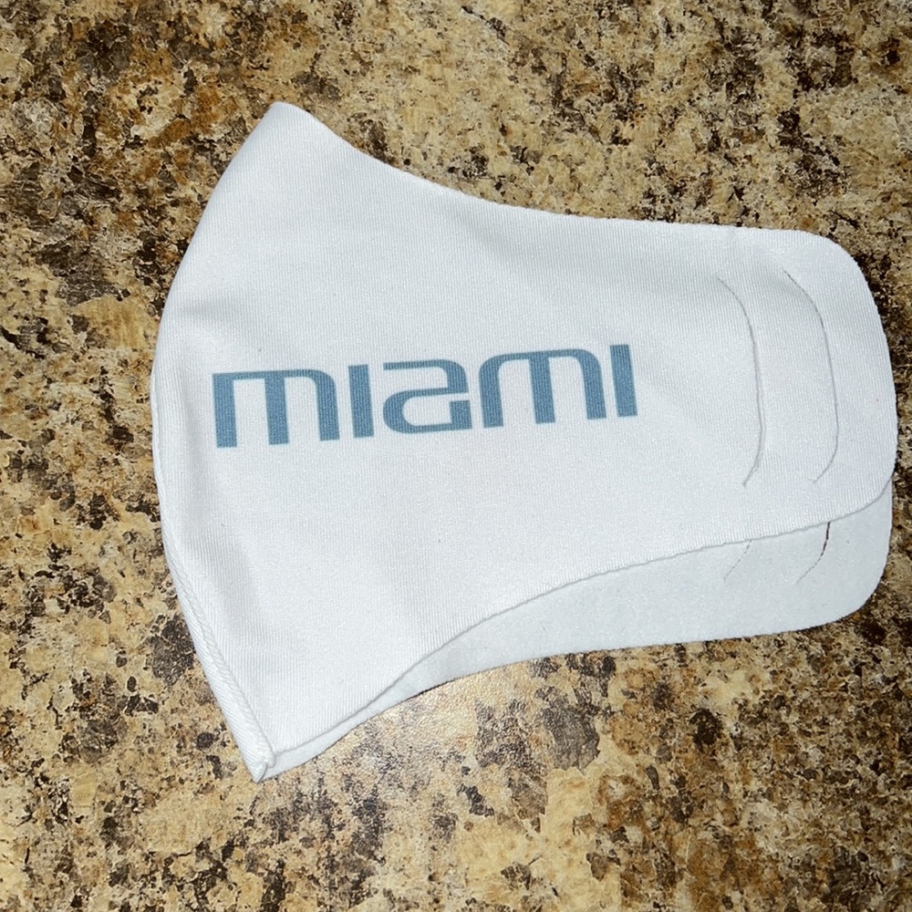 Face Mask UM - Picture 3 of 3
